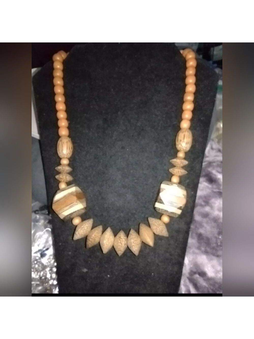 Vtg 1960sWood Bead Necklace Chunky 22" Graduated disc & diamond shape Wood beads